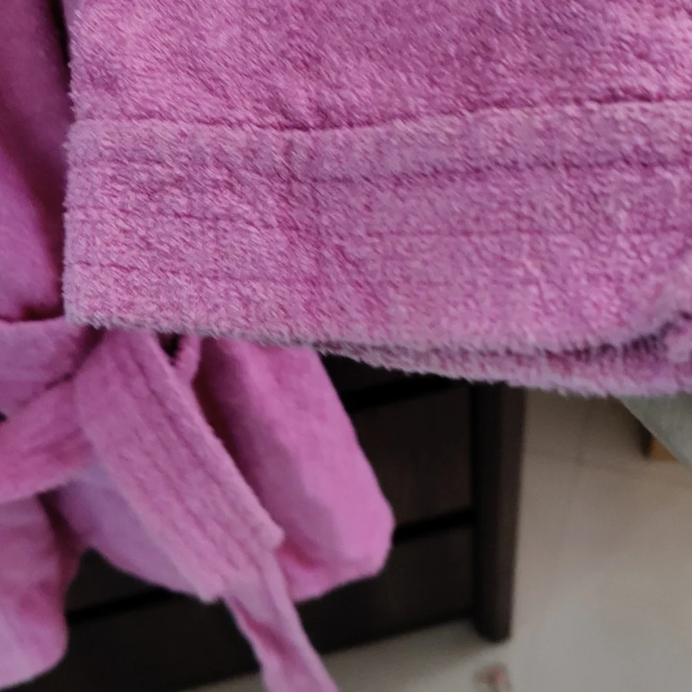 BathRobe - Picture 3 of 5
